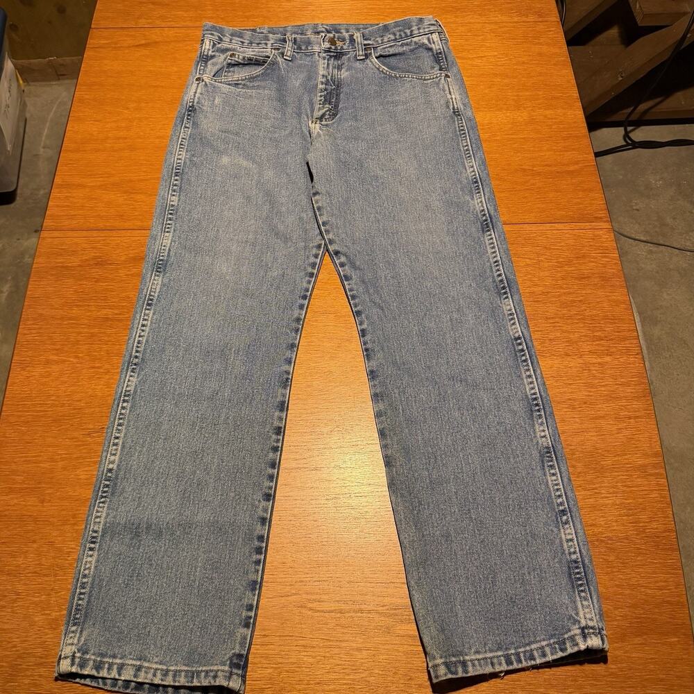 Wrangler Jeans Rugged Wear Men’s Size 34x32 Classic Fit Blue Cotton 35001AI